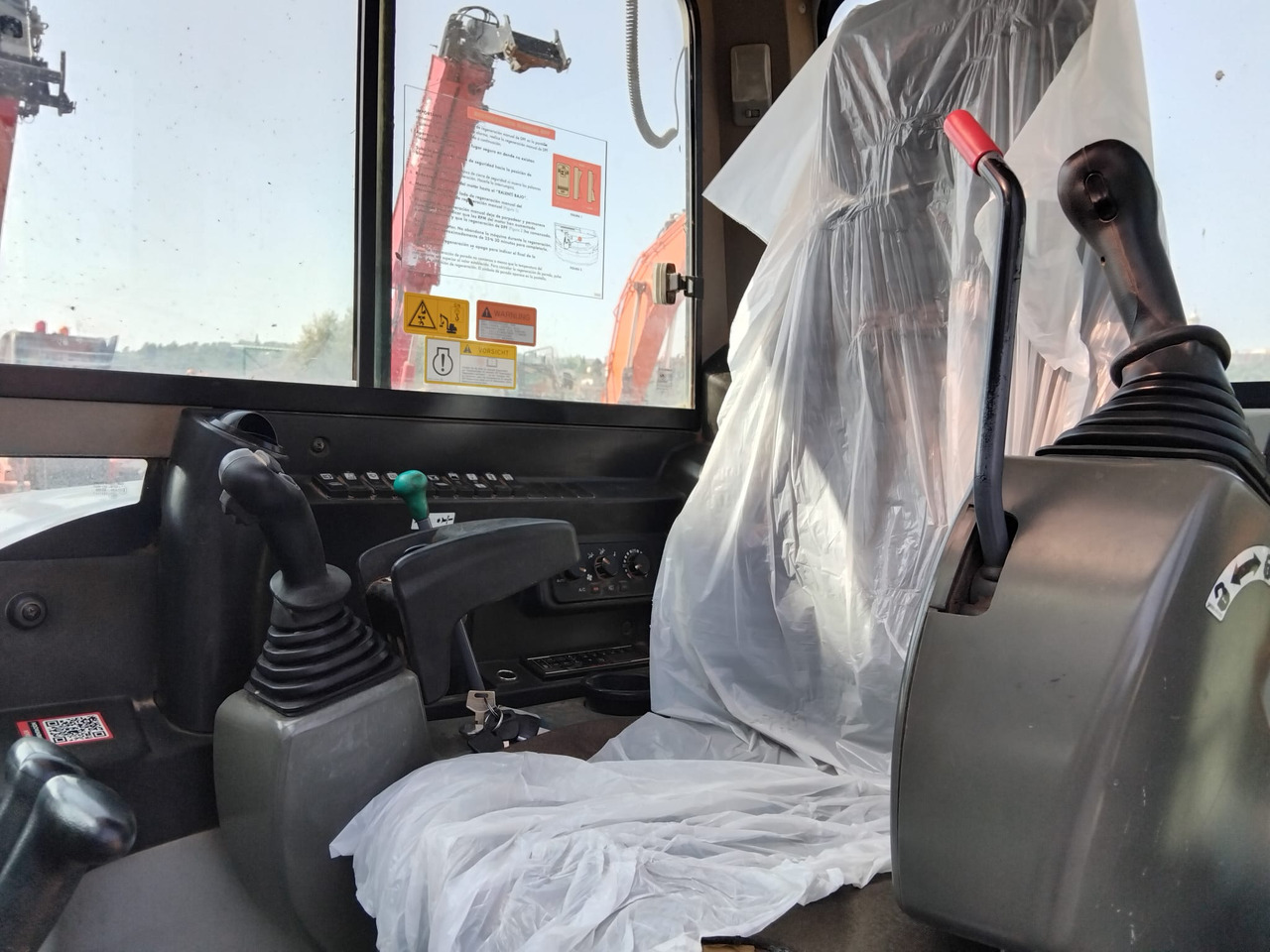 Miniexcavadora TAKEUCHI TB290: foto 11