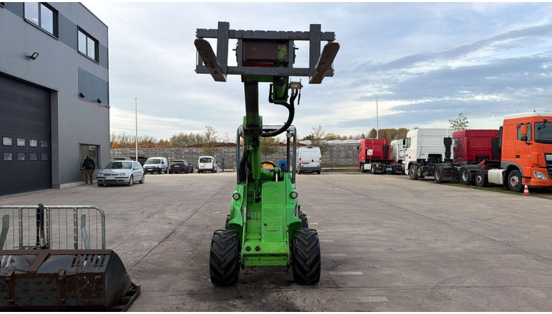 Avant 745 TDL (BELGIAN MACHINE / TOP CONDITION / 4X4 OPTIDRIVE / INCL ATTACHMENTS) - Minicargadora de cadenas: foto 3 Avant 745 TDL (BELGIAN MACHINE / TOP CONDITION / 4X4 OPTIDRIVE / INCL ATTACHMENTS) - Minicargadora de cadenas: foto 3