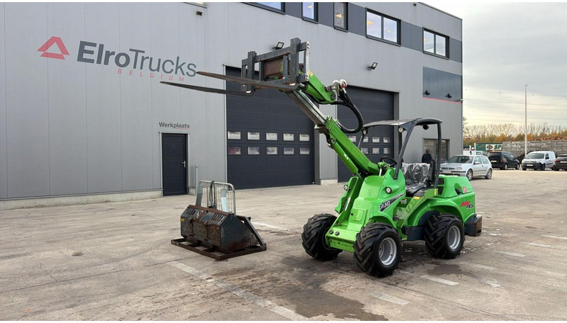 Avant 745 TDL (BELGIAN MACHINE / TOP CONDITION / 4X4 OPTIDRIVE / INCL ATTACHMENTS) - Minicargadora de cadenas: foto 1 Avant 745 TDL (BELGIAN MACHINE / TOP CONDITION / 4X4 OPTIDRIVE / INCL ATTACHMENTS) - Minicargadora de cadenas: foto 1