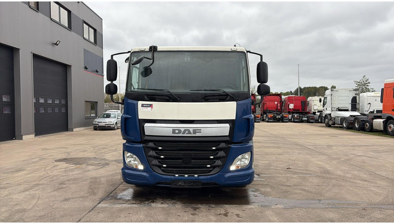 DAF CF 440 (CLEAN TRUCK / TRES PROPRE / BONNE ETAT / GOOD CONDITION) - Cabeza tractora: foto 4 DAF CF 440 (CLEAN TRUCK / TRES PROPRE / BONNE ETAT / GOOD CONDITION) - Cabeza tractora: foto 4