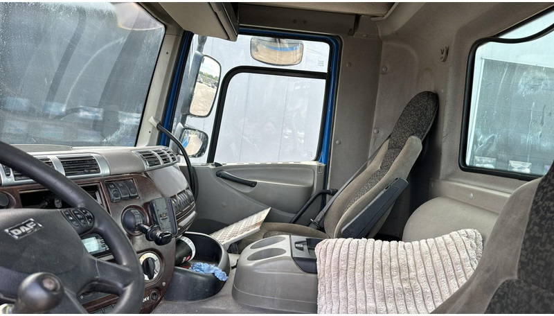 Cabeza tractora DAF CF 85.410 (BELGIAN TRUCK / HOOK / 10 TYRES): foto 12 Cabeza tractora DAF CF 85.410 (BELGIAN TRUCK / HOOK / 10 TYRES): foto 12