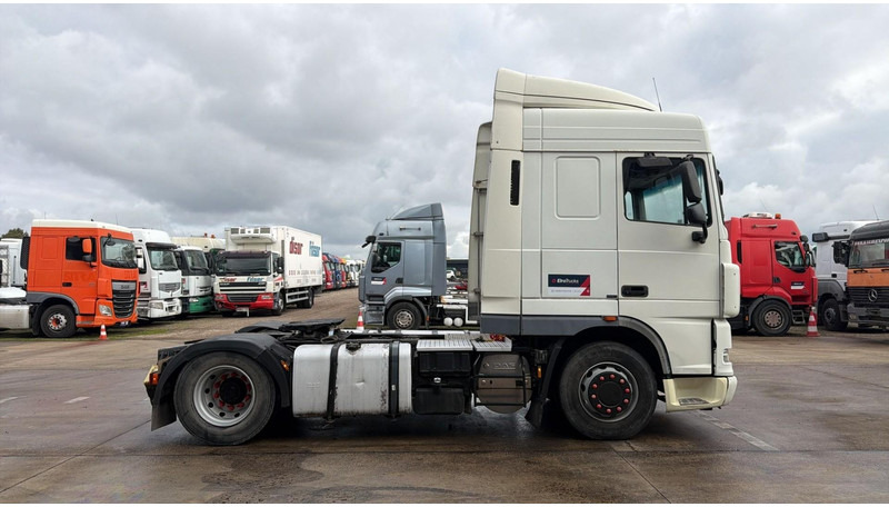 DAF XF 105.410 (BOITE MANUELLE / MANUAL GEARBOX) - Cabeza tractora: foto 3 DAF XF 105.410 (BOITE MANUELLE / MANUAL GEARBOX) - Cabeza tractora: foto 3