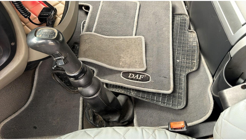 Cabeza tractora DAF XF 105.410 (BOITE MANUELLE / MANUAL GEARBOX): foto 16 Cabeza tractora DAF XF 105.410 (BOITE MANUELLE / MANUAL GEARBOX): foto 16