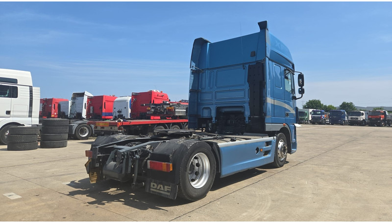 DAF XF 105.460 (BOITE MANUELLE / MANUAL GEARBOX / PARFAIT ETAT / TRES PROPRE) - Cabeza tractora: foto 5 DAF XF 105.460 (BOITE MANUELLE / MANUAL GEARBOX / PARFAIT ETAT / TRES PROPRE) - Cabeza tractora: foto 5