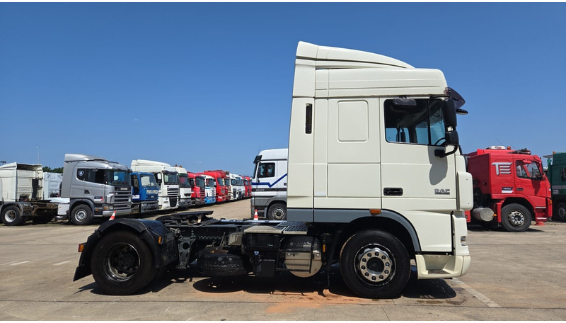 DAF XF 105.460 (BOITE MANUELLE / MANUAL GEARBOX / PROPRE) - Cabeza tractora: foto 4 DAF XF 105.460 (BOITE MANUELLE / MANUAL GEARBOX / PROPRE) - Cabeza tractora: foto 4
