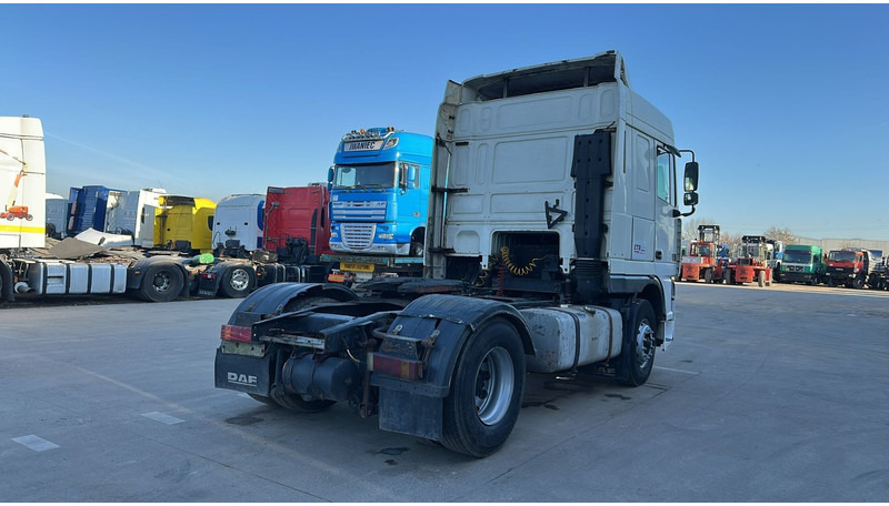 DAF XF 95.380 (EURO 2 / POMPE MANUELLE / MANUAL PUMP / BOITE MANUELLE / MANUAL GEARBOX) - Cabeza tractora: foto 5 DAF XF 95.380 (EURO 2 / POMPE MANUELLE / MANUAL PUMP / BOITE MANUELLE / MANUAL GEARBOX) - Cabeza tractora: foto 5