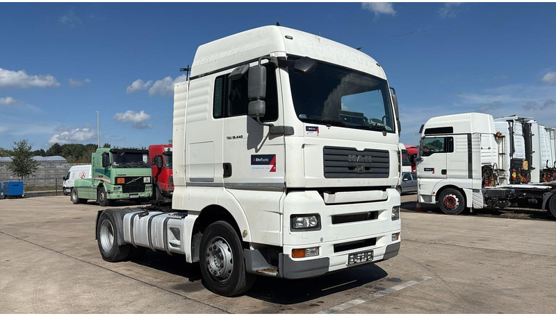 MAN TGA 18.440 (BOITE MANUELLE / MANUAL GEARBOX) - Cabeza tractora: foto 5 MAN TGA 18.440 (BOITE MANUELLE / MANUAL GEARBOX) - Cabeza tractora: foto 5
