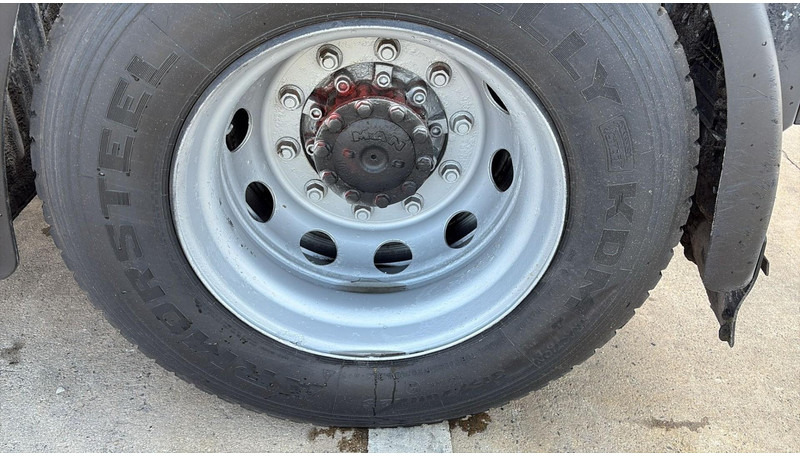 Cabeza tractora MAN TGA 18.480 (POMPE MANUELLE / MANUAL PUMP / MANUAL GEARBOX / BOITE MANUELLE): foto 11 Cabeza tractora MAN TGA 18.480 (POMPE MANUELLE / MANUAL PUMP / MANUAL GEARBOX / BOITE MANUELLE): foto 11