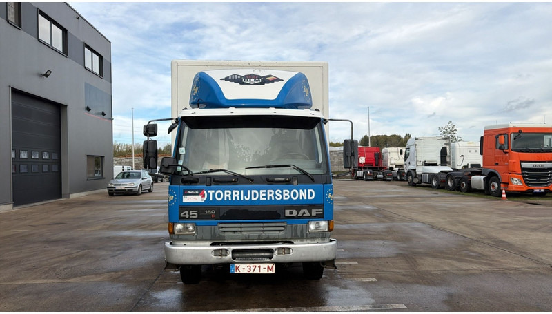 DAF 45 ATI 150 (BELGIAN TRUCK / STEEL SUSP. / LAMES / PERFECT CONDITION / LIFT) - Camión caja cerrada: foto 5 DAF 45 ATI 150 (BELGIAN TRUCK / STEEL SUSP. / LAMES / PERFECT CONDITION / LIFT) - Camión caja cerrada: foto 5