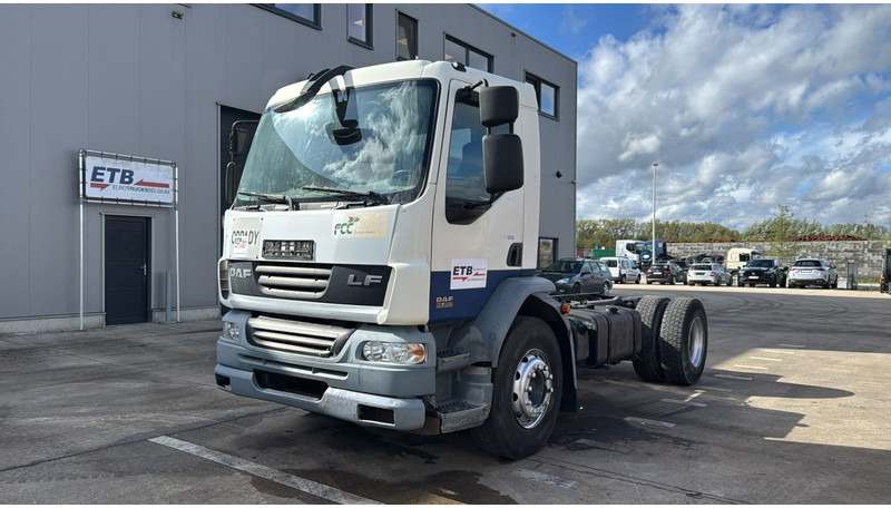 DAF 55 LF 250 (MANUAL GEARBOX / BOITE MANUELLE) - Camión chasis: foto 1 DAF 55 LF 250 (MANUAL GEARBOX / BOITE MANUELLE) - Camión chasis: foto 1