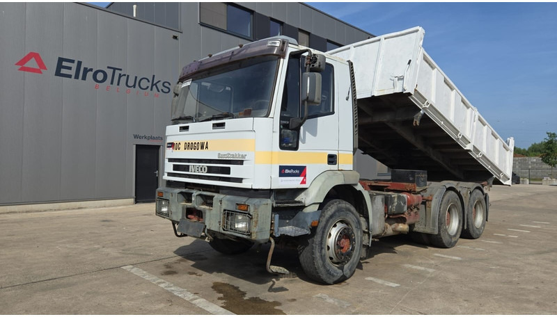 Iveco Eurotrakker 260 E 37 (POMPE MANUELLE / MANUAL PUMP / BOITE MANUELLE / GRAND PONT / LAMES) - Camión volquete: foto 1 Iveco Eurotrakker 260 E 37 (POMPE MANUELLE / MANUAL PUMP / BOITE MANUELLE / GRAND PONT / LAMES) - Camión volquete: foto 1