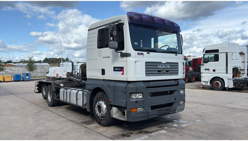 MAN TGA 28.480 (MANUAL PUMP / POMPE MANUELLE / BOITE MANUAL / MANUAL GEARBOX) - Camión chasis: foto 3 MAN TGA 28.480 (MANUAL PUMP / POMPE MANUELLE / BOITE MANUAL / MANUAL GEARBOX) - Camión chasis: foto 3