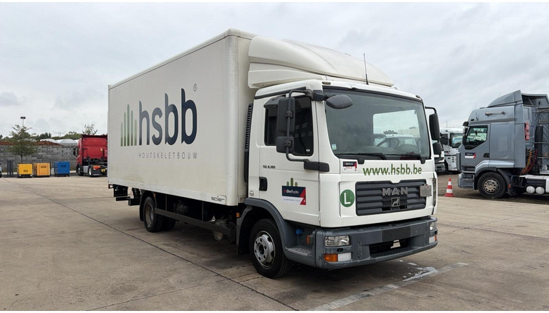 MAN TGL 8.180 (BELGIAN TRUCK / PERFECT CONDITION / MANUAL GEARBOX / LAMES / STEEL SUSP.) - Camión caja cerrada: foto 3 MAN TGL 8.180 (BELGIAN TRUCK / PERFECT CONDITION / MANUAL GEARBOX / LAMES / STEEL SUSP.) - Camión caja cerrada: foto 3
