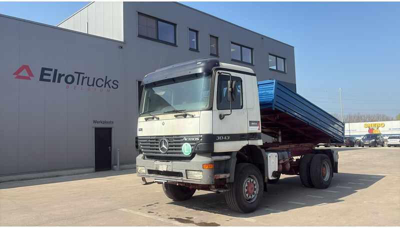 Mercedes-Benz Actros 1843 (4X4 / EPS / GRAND PONT / LAMES / V6 / 2 PONTS) - Camión volquete: foto 1 Mercedes-Benz Actros 1843 (4X4 / EPS / GRAND PONT / LAMES / V6 / 2 PONTS) - Camión volquete: foto 1