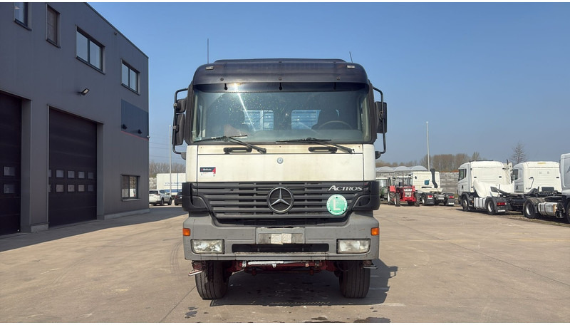 Mercedes-Benz Actros 1843 (4X4 / EPS / GRAND PONT / LAMES / V6 / 2 PONTS) - Camión volquete: foto 3 Mercedes-Benz Actros 1843 (4X4 / EPS / GRAND PONT / LAMES / V6 / 2 PONTS) - Camión volquete: foto 3