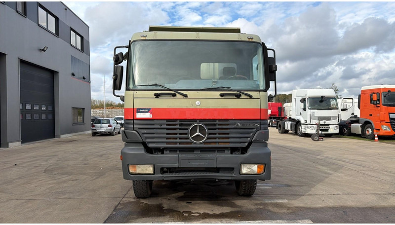 Mercedes-Benz Actros 3235 (EPS / LAMES / GRAND PONT / STEEL SUSP. / 3 PEDALES / MP1) - Camión volquete: foto 2 Mercedes-Benz Actros 3235 (EPS / LAMES / GRAND PONT / STEEL SUSP. / 3 PEDALES / MP1) - Camión volquete: foto 2