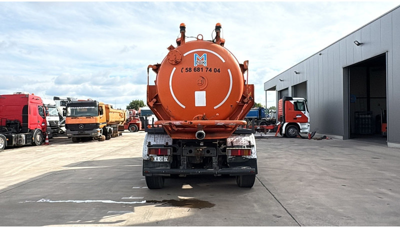 Mercedes-Benz Atego 2528 (14500L / LAMES DEVANT / 6X2 / BOITE MANUELLE) - Limpieza de alcantarillado: foto 5 Mercedes-Benz Atego 2528 (14500L / LAMES DEVANT / 6X2 / BOITE MANUELLE) - Limpieza de alcantarillado: foto 5