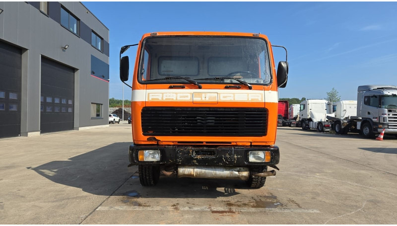 Mercedes-Benz SK 1619 (12.400L / GERMAN TRUCK / CAMION ALLEMAGNE / LAMES / GRAND PONT / V6) - Camión cisterna: foto 2 Mercedes-Benz SK 1619 (12.400L / GERMAN TRUCK / CAMION ALLEMAGNE / LAMES / GRAND PONT / V6) - Camión cisterna: foto 2