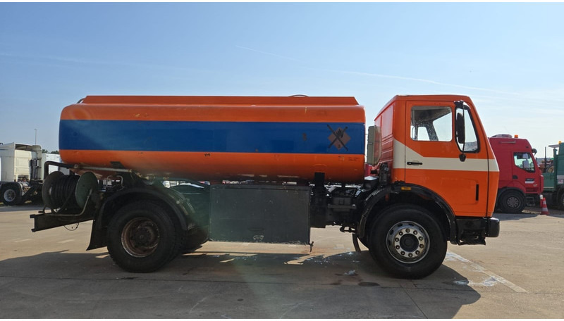 Mercedes-Benz SK 1619 (12.400L / GERMAN TRUCK / CAMION ALLEMAGNE / LAMES / GRAND PONT / V6) - Camión cisterna: foto 4 Mercedes-Benz SK 1619 (12.400L / GERMAN TRUCK / CAMION ALLEMAGNE / LAMES / GRAND PONT / V6) - Camión cisterna: foto 4