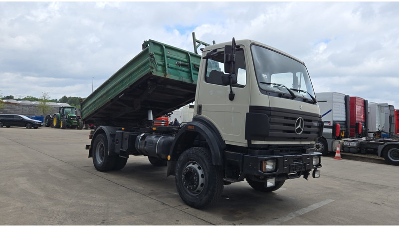 Mercedes-Benz SK 1824 (V6 / 4X4 / GRAND PONT / LAMES / PROPRE / BOITE MANUELLE) - Camión volquete: foto 2 Mercedes-Benz SK 1824 (V6 / 4X4 / GRAND PONT / LAMES / PROPRE / BOITE MANUELLE) - Camión volquete: foto 2