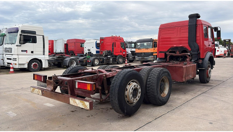 Mercedes-Benz SK 2233 (GRAND PONT / V8 AVEC 2X TURBO / BIG AXLE) - Camión chasis: foto 4 Mercedes-Benz SK 2233 (GRAND PONT / V8 AVEC 2X TURBO / BIG AXLE) - Camión chasis: foto 4