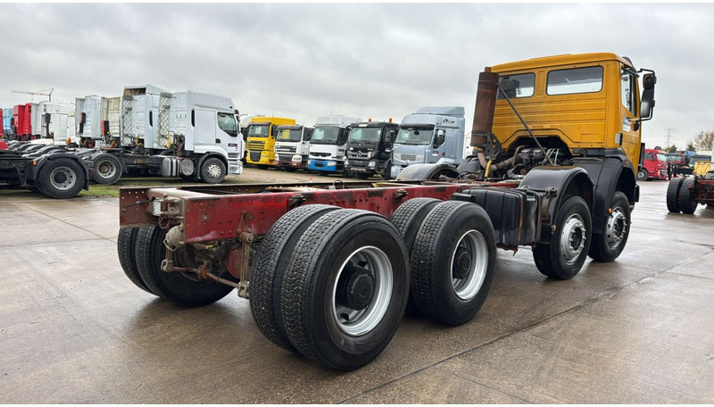 Mercedes-Benz SK 3234 (V6 / LAMES / GRAND PONT / STEEL SUSP. / BOITE MANUELLE / MANUAL GEARBOX) - Camión chasis: foto 4 Mercedes-Benz SK 3234 (V6 / LAMES / GRAND PONT / STEEL SUSP. / BOITE MANUELLE / MANUAL GEARBOX) - Camión chasis: foto 4