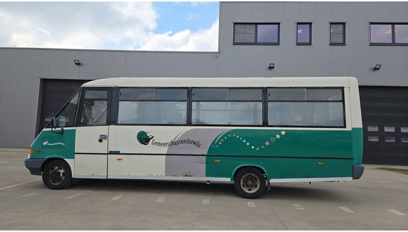 Autobús urbano Mercedes-Benz Vario 614 (BELGIAN BUS / 34 SEATS / MANUAL PUMP / LAMES / STEEL SUSP.): foto 8 Autobús urbano Mercedes-Benz Vario 614 (BELGIAN BUS / 34 SEATS / MANUAL PUMP / LAMES / STEEL SUSP.): foto 8