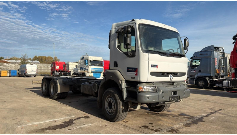 Renault Kerax 320 DCI (PARFAIT ETAT / CHASSIS LONGUE / LAMES / GRAND PONT / KM ORIGINAL) - Camión chasis: foto 2 Renault Kerax 320 DCI (PARFAIT ETAT / CHASSIS LONGUE / LAMES / GRAND PONT / KM ORIGINAL) - Camión chasis: foto 2