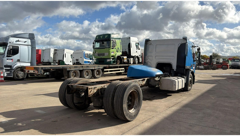 Renault Premium 320 (BOITE MANUELLE / MANUAL GEARBOX) - Camión chasis: foto 4 Renault Premium 320 (BOITE MANUELLE / MANUAL GEARBOX) - Camión chasis: foto 4