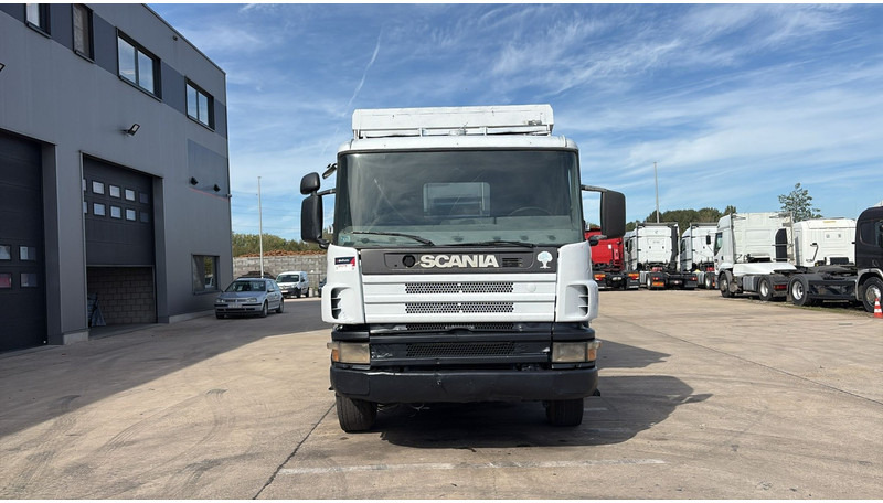 Scania 94 - 260 (BOITE MANUELLE / LAMES / STEEL SUSP. / 6X4 / MANUAL GEARBOX) - Camión volquete: foto 2 Scania 94 - 260 (BOITE MANUELLE / LAMES / STEEL SUSP. / 6X4 / MANUAL GEARBOX) - Camión volquete: foto 2