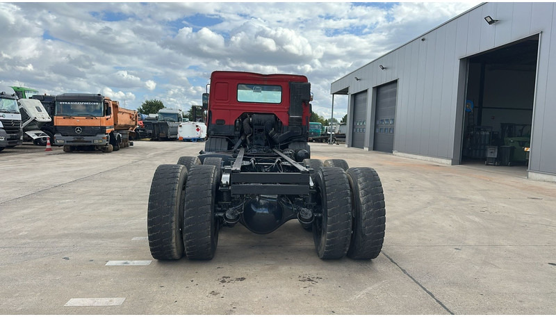Volvo FL 7 - 260 (6X4 / LAMES / POMPE MANUELLE / MANUAL PUMP / STEEL SUSP.) - Camión chasis: foto 5 Volvo FL 7 - 260 (6X4 / LAMES / POMPE MANUELLE / MANUAL PUMP / STEEL SUSP.) - Camión chasis: foto 5