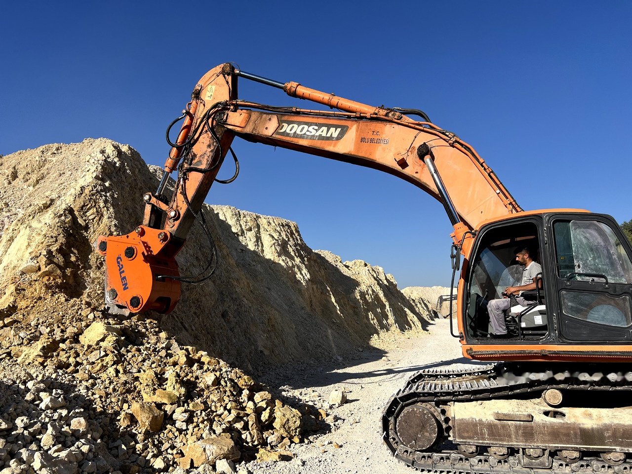 GALEN Vibro Ripper - Escarificador para Excavadora de cadenas: foto 1 GALEN Vibro Ripper - Escarificador para Excavadora de cadenas: foto 1