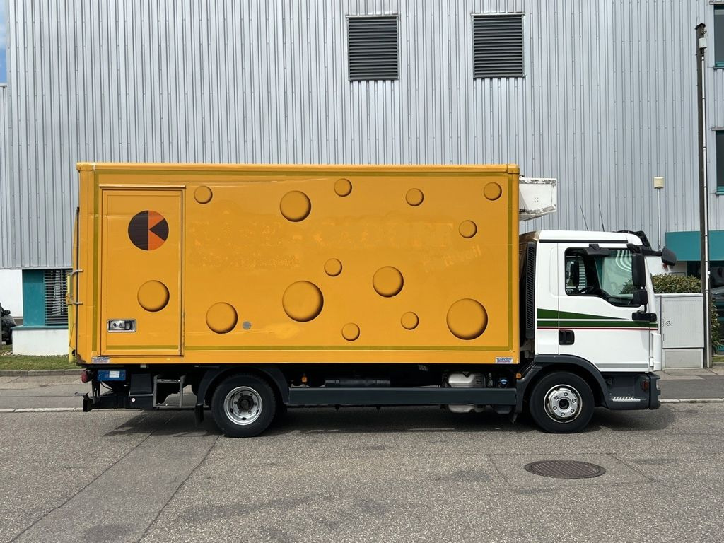 Furgoneta frigorifica MAN TGL 8.220 Kühlkoffer 5,26m LBW Klima Luftgef. MAN TGL 8.220 Kühlkoffer 5,26m LBW Klima Luftgef.: foto 8 Furgoneta frigorifica MAN TGL 8.220 Kühlkoffer 5,26m LBW Klima Luftgef. MAN TGL 8.220 Kühlkoffer 5,26m LBW Klima Luftgef.: foto 8