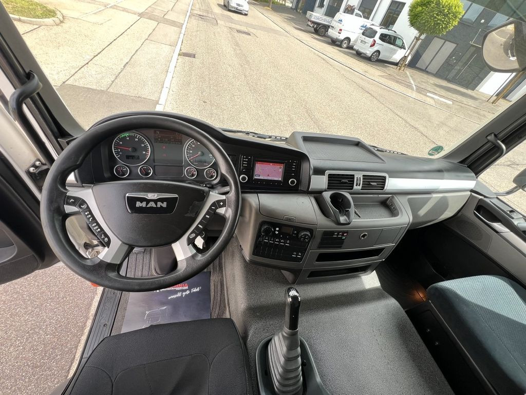 Furgoneta frigorifica MAN TGL 8.220 Kühlkoffer 5,26m LBW Klima Luftgef. MAN TGL 8.220 Kühlkoffer 5,26m LBW Klima Luftgef.: foto 15 Furgoneta frigorifica MAN TGL 8.220 Kühlkoffer 5,26m LBW Klima Luftgef. MAN TGL 8.220 Kühlkoffer 5,26m LBW Klima Luftgef.: foto 15