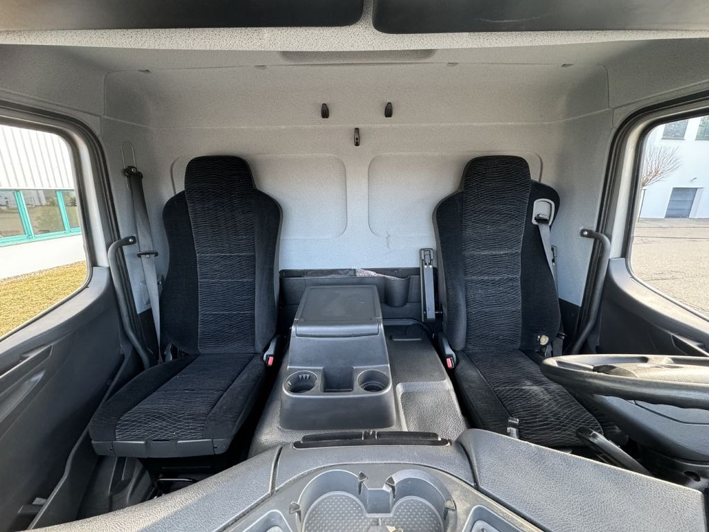 Leasing de Mercedes-Benz Atego 823L Pritsche 7,2m LBW Klima Automatik  Mercedes-Benz Atego 823L Pritsche 7,2m LBW Klima Automatik: foto 19