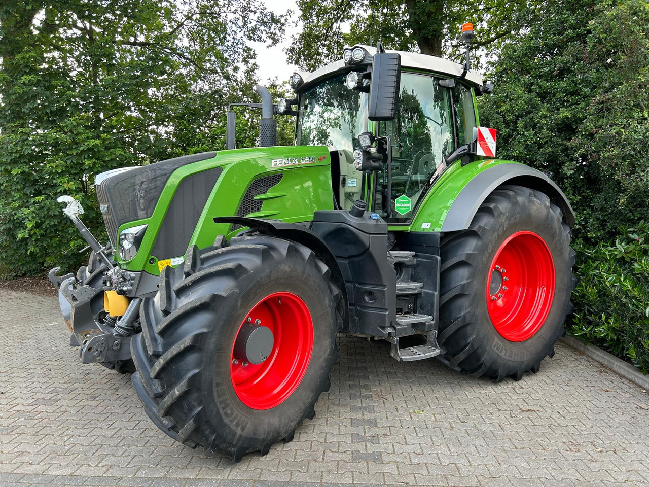 FENDT 828 Vario S4 ProfiPlus - Tractor: foto 1 FENDT 828 Vario S4 ProfiPlus - Tractor: foto 1
