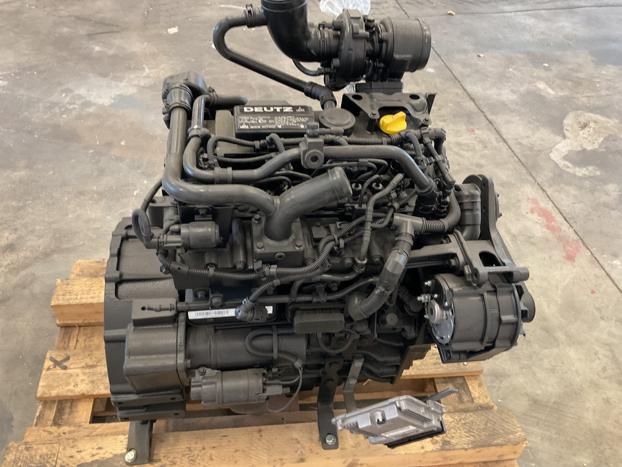 DEUTZ TCD 3.6L4, brand new diesel engine (2) - Motor: foto 5 DEUTZ TCD 3.6L4, brand new diesel engine (2) - Motor: foto 5