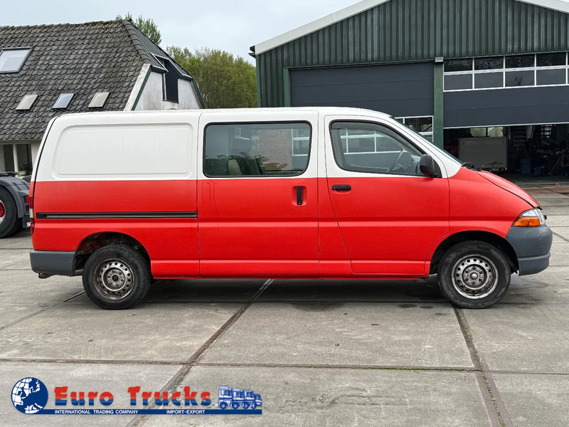 Toyota HI ace - Furgoneta, Furgoneta combi: foto 4 Toyota HI ace - Furgoneta, Furgoneta combi: foto 4