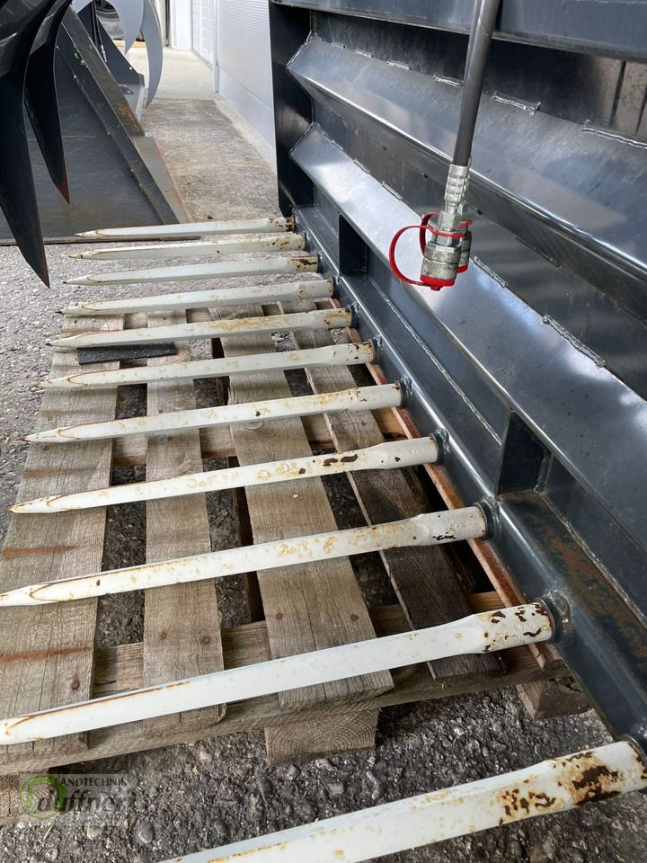 Schäffer Dung- und Silagezange 2,2m - Equipo para silos: foto 3 Schäffer Dung- und Silagezange 2,2m - Equipo para silos: foto 3