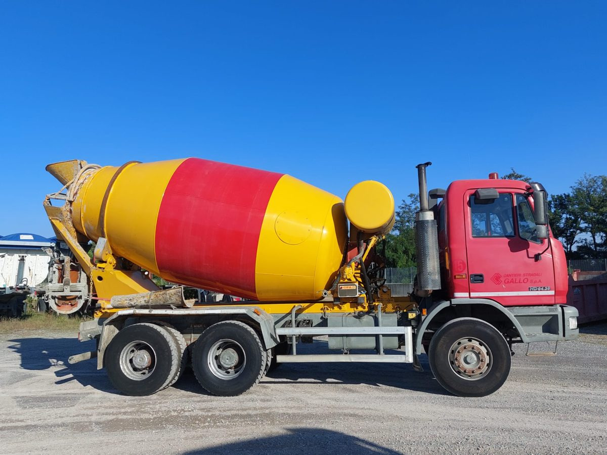 ASTRA HD7 6438 CIFA RY1100 - Camión hormigonera: foto 4 ASTRA HD7 6438 CIFA RY1100 - Camión hormigonera: foto 4