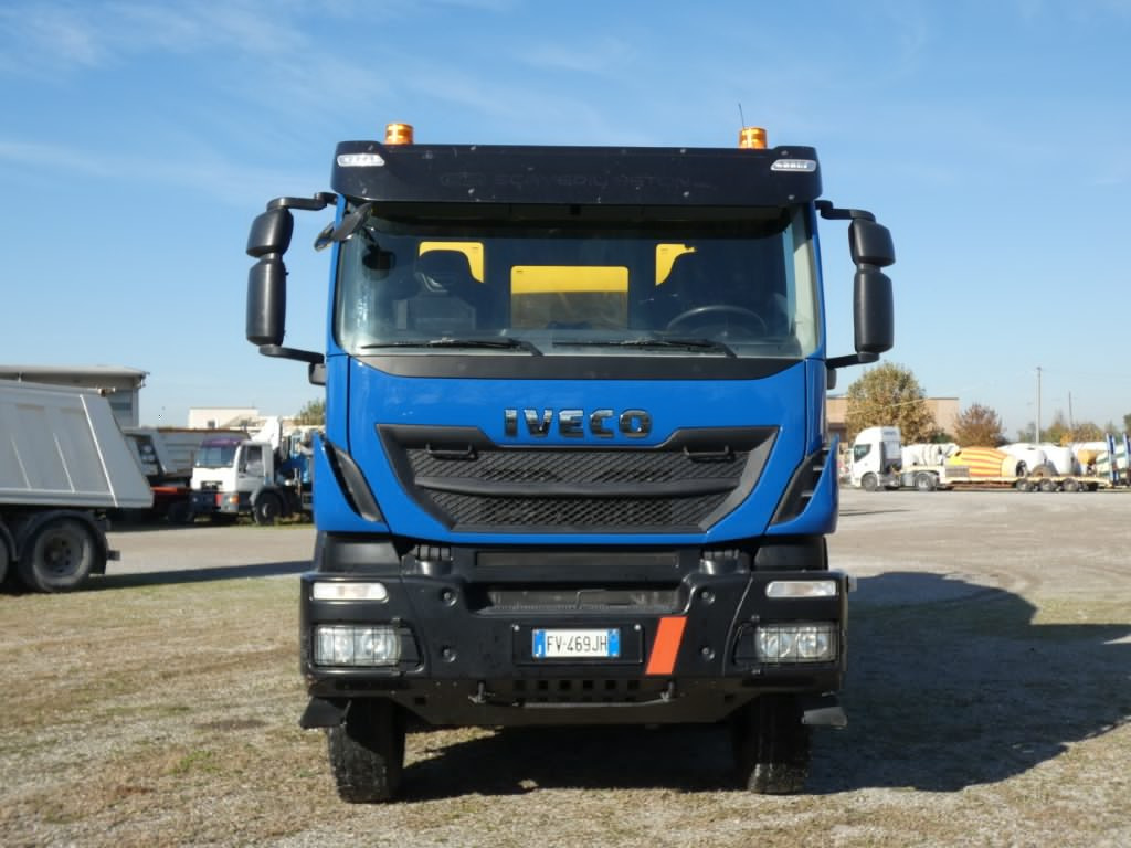 IVECO TRAKKER 500 CIFA RY1300 - Camión hormigonera: foto 5 IVECO TRAKKER 500 CIFA RY1300 - Camión hormigonera: foto 5