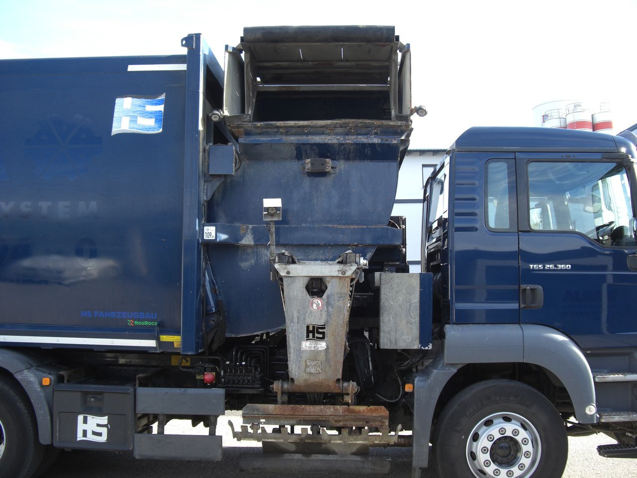 MAN 26360FNLL / RECHTSGEST. - Camión de basura: foto 5 MAN 26360FNLL / RECHTSGEST. - Camión de basura: foto 5