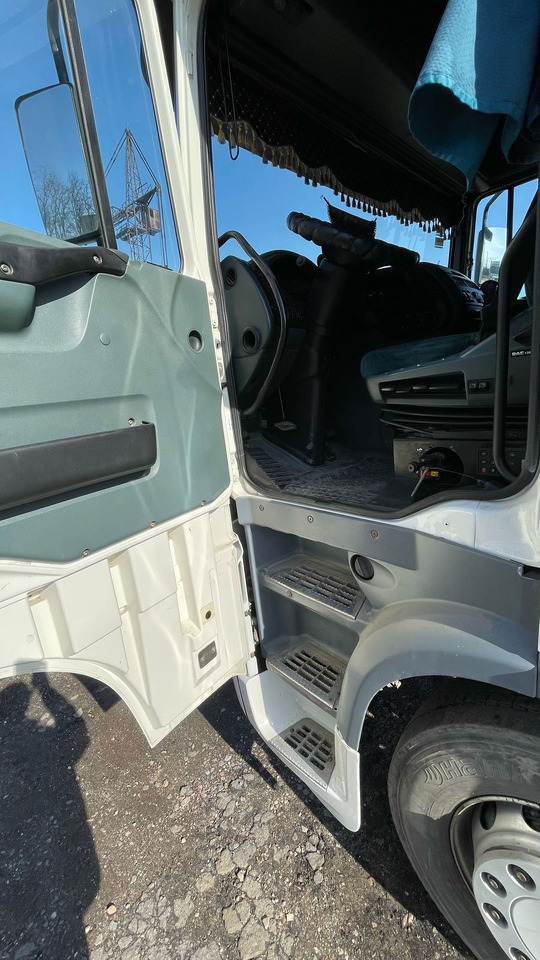 DAF XF 95.430 Tractor head 4x2 - Cabeza tractora: foto 3 DAF XF 95.430 Tractor head 4x2 - Cabeza tractora: foto 3