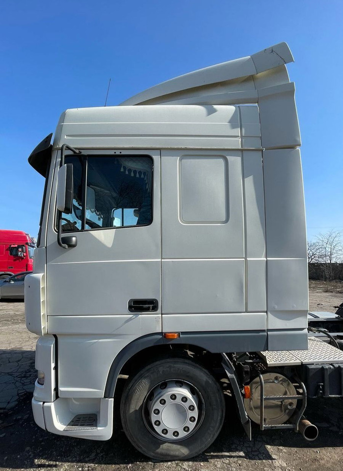 DAF XF 95.430 Tractor head 4x2 - Cabeza tractora: foto 2 DAF XF 95.430 Tractor head 4x2 - Cabeza tractora: foto 2