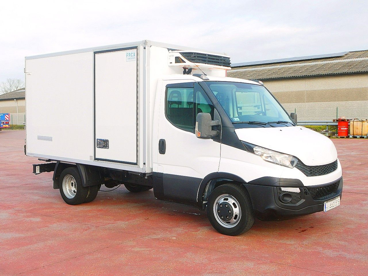 Iveco 35C13 DAILY KUHLKOFFER CARRIER XARIOS 350 -29C - Furgoneta frigorifica: foto 2 Iveco 35C13 DAILY KUHLKOFFER CARRIER XARIOS 350 -29C - Furgoneta frigorifica: foto 2