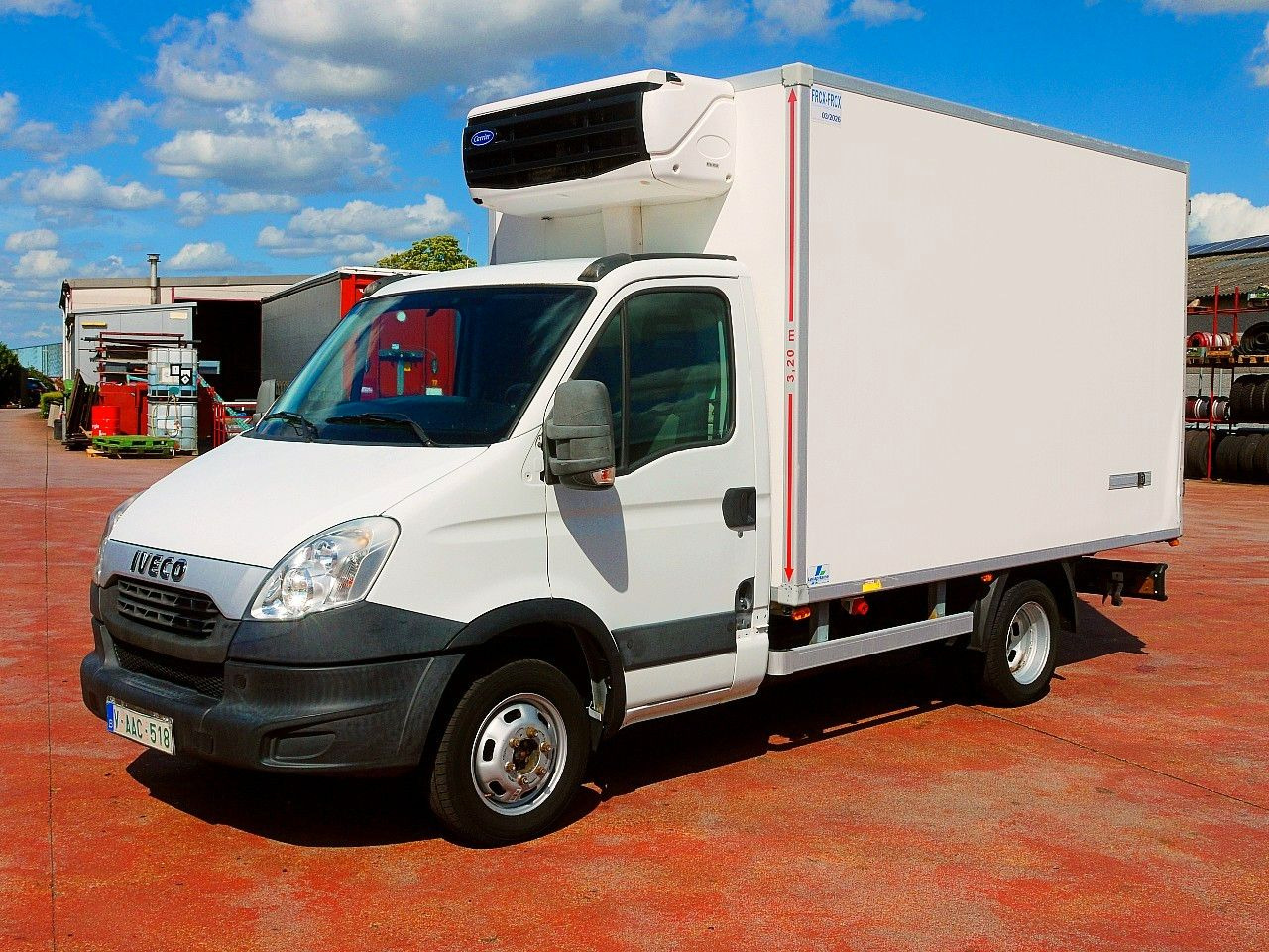 Iveco 35C13 DAILY KUHLKOFFER CARRIER XARIOS 600 MULTI - Furgoneta frigorifica: foto 4 Iveco 35C13 DAILY KUHLKOFFER CARRIER XARIOS 600 MULTI - Furgoneta frigorifica: foto 4