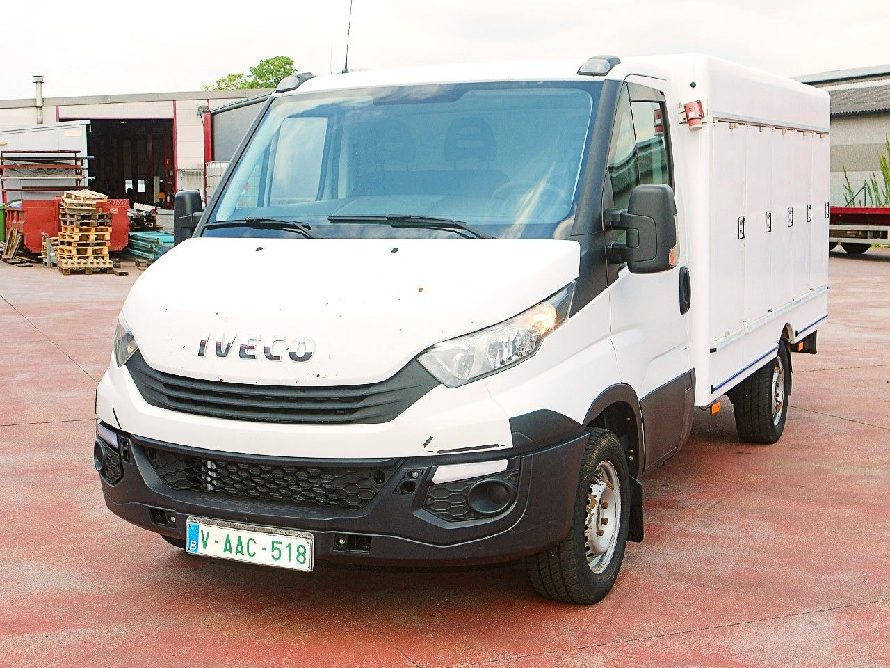 Iveco 35S12 DAILY ISOTHERM KOFFER 5 TURIG / AIRCO - Furgoneta frigorifica: foto 5 Iveco 35S12 DAILY ISOTHERM KOFFER 5 TURIG / AIRCO - Furgoneta frigorifica: foto 5