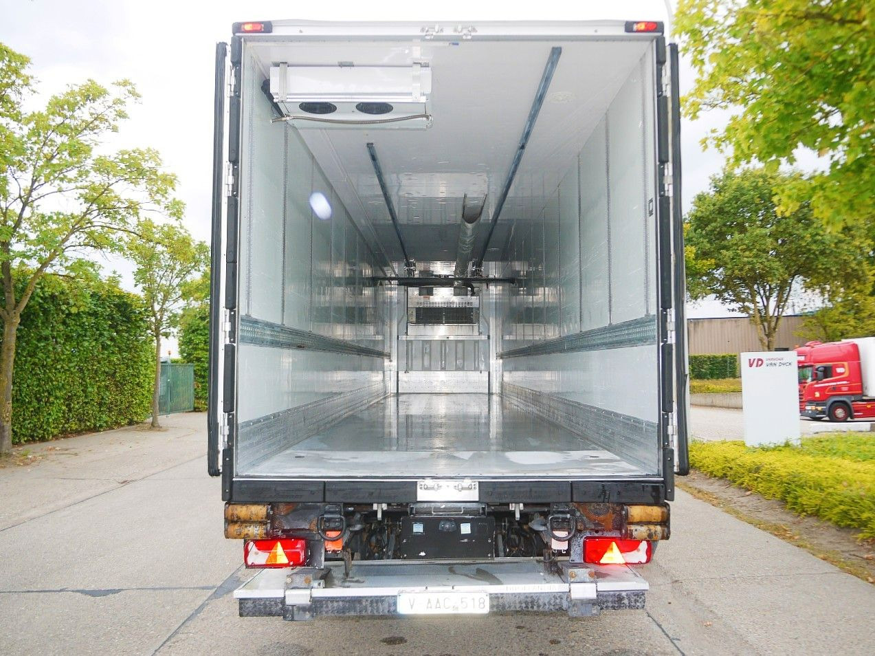 Semirremolque frigorífico Lamberet CARRIER VECTOR 1950 MULTI TEMP. SAF. LADBORDWAND: foto 8 Semirremolque frigorífico Lamberet CARRIER VECTOR 1950 MULTI TEMP. SAF. LADBORDWAND: foto 8