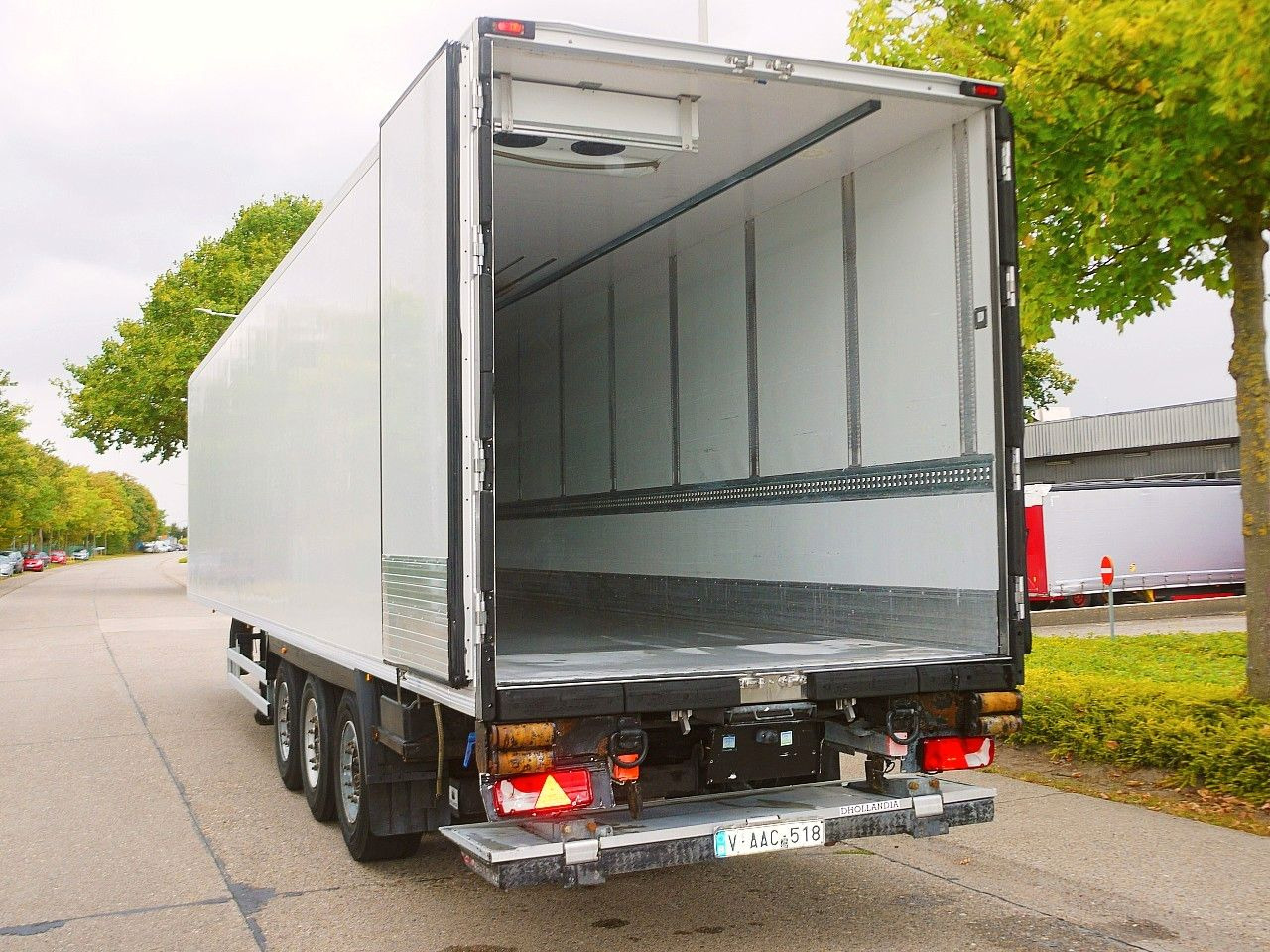 Semirremolque frigorífico Lamberet CARRIER VECTOR 1950 MULTI TEMP. SAF. LADBORDWAND: foto 7 Semirremolque frigorífico Lamberet CARRIER VECTOR 1950 MULTI TEMP. SAF. LADBORDWAND: foto 7