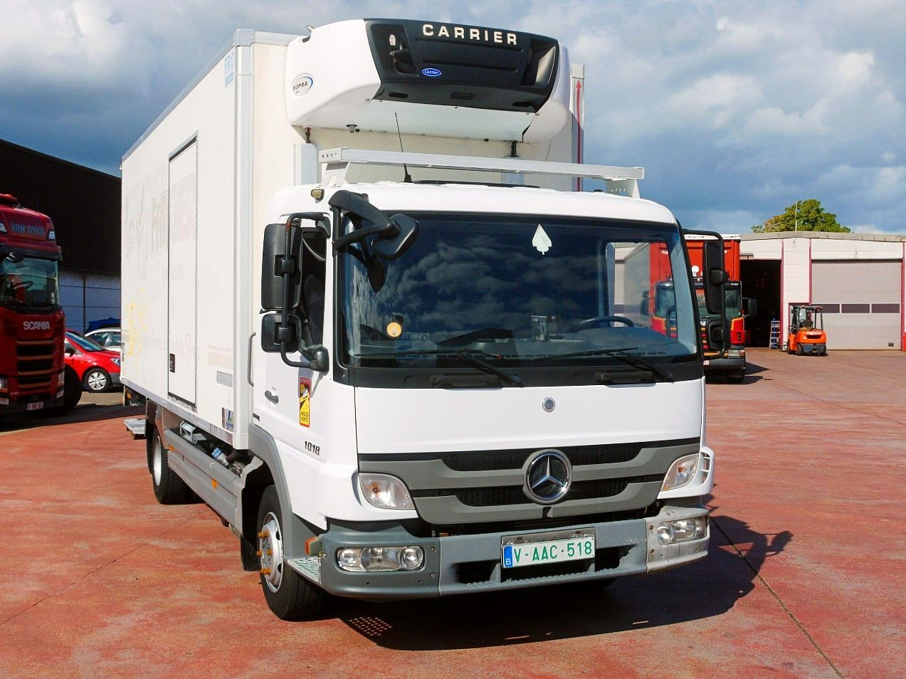 Mercedes-Benz 1018 ATEGO KUHLKOFFER CARRIER SUPRA 550 LBW LUFT - Camión frigorífico: foto 1 Mercedes-Benz 1018 ATEGO KUHLKOFFER CARRIER SUPRA 550 LBW LUFT - Camión frigorífico: foto 1